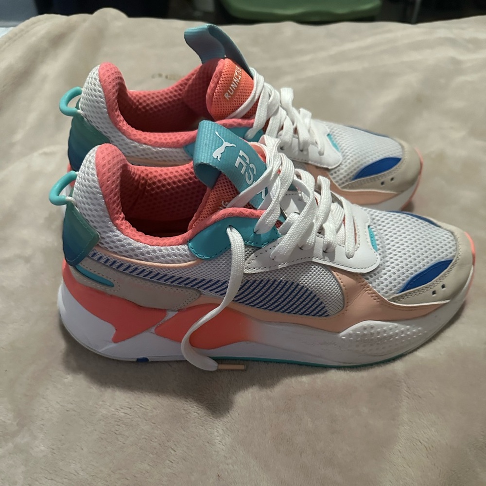 Puma White and Blue Sneakers Stylish Athletic Design